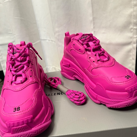 WOMEN'S TRIPLE S CLEAR SOLE BALENCIAGA SNEAKER IN PINK - Picture 2 of 6